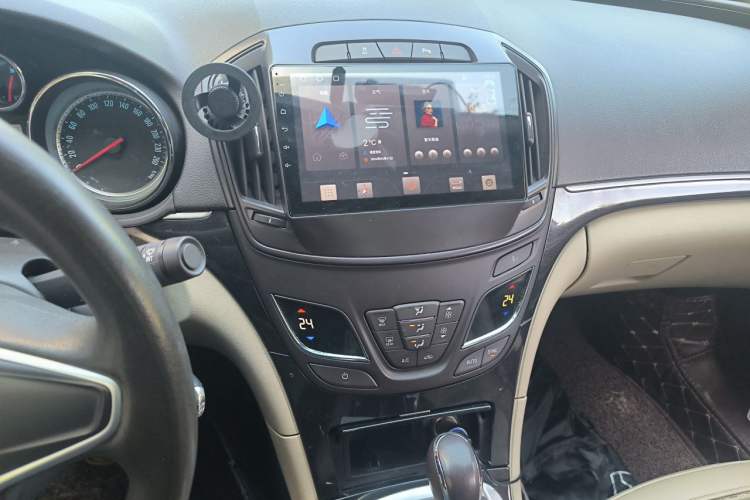 Used Buick Regal 2015 2.0L Leading Fashion Edition Audio And AC Panel