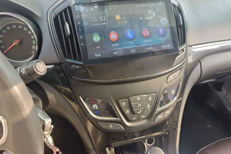 Used Buick Regal 2015 1.6T Leading Technology Model Audio And AC Panel