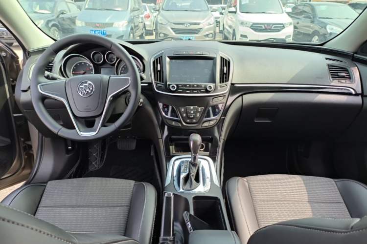 Used Buick Regal 2015 1.6T Leading Technology Model Audio And AC Panel