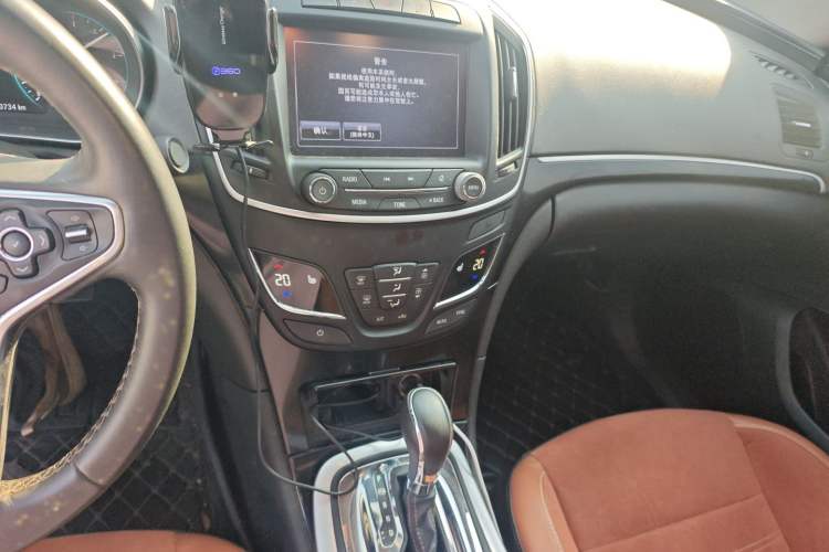 Used Buick Regal 2015 1.6T Elite Tech Model Audio And AC Panel