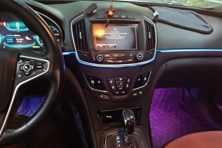 Used Buick Regal 2015 1.6T Elite Tech Model Audio And AC Panel