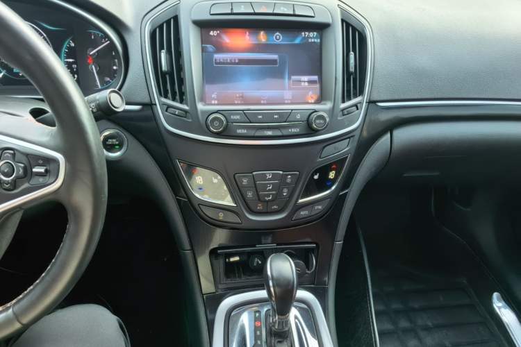 Used Buick Regal 2015 1.6T Elite Tech Model Audio And AC Panel