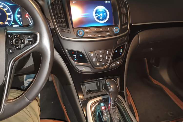 Used Buick Regal 2015 1.6T Elite Tech Model Audio And AC Panel