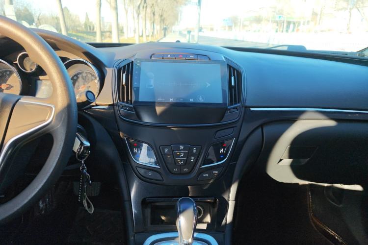 Used Buick Regal 2015 1.6T Leading Technology Model Audio And AC Panel