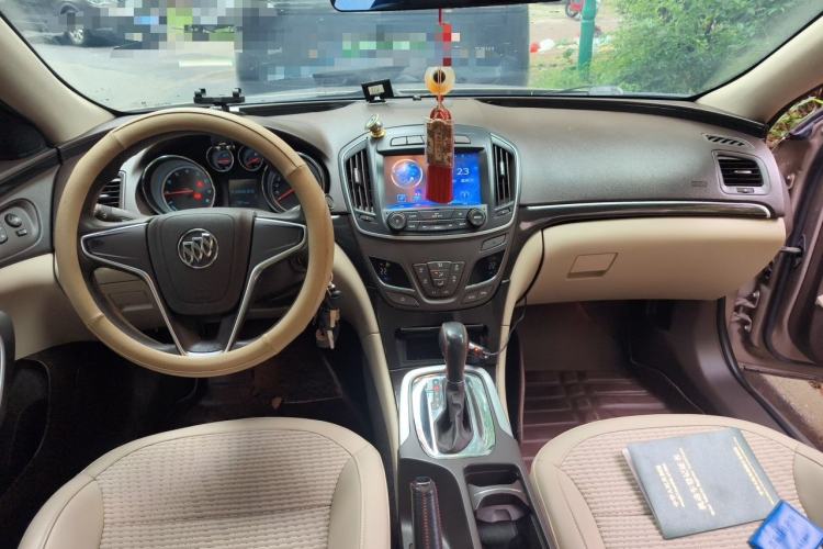 Used Buick Regal 2015 2.0L Leading Fashion Edition Center Console
