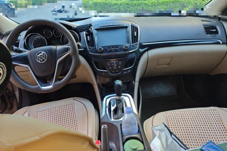 Used Buick Regal 2015 2.0L Leading Fashion Edition Center Console