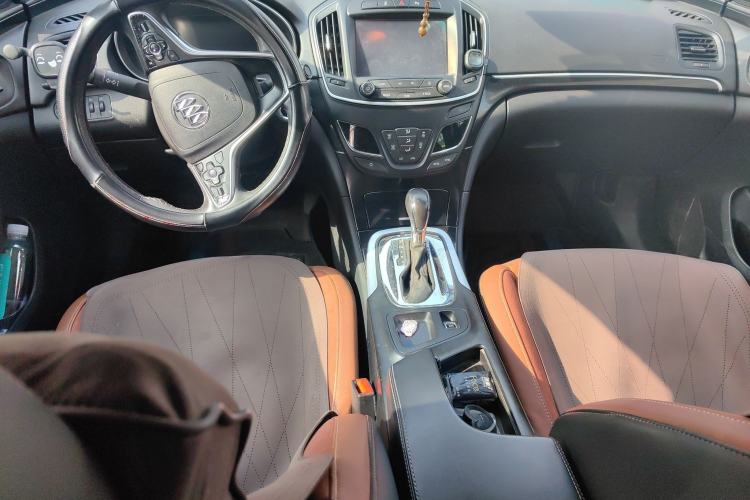 Used Buick Regal 2015 1.6T Elite Tech Model Center Console
