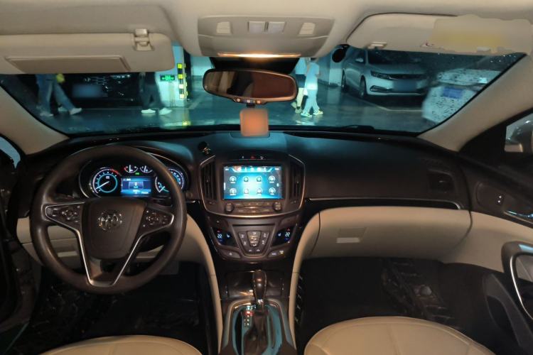 Used Buick Regal 2015 2.0L Elite Fashion Edition Center Console