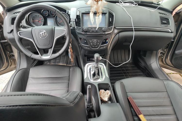 Used Buick Regal 2015 1.6T Fashion Tech Model Center Console