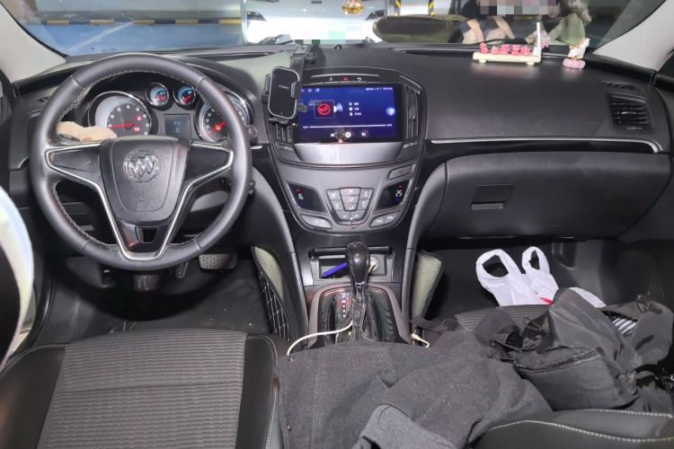 Used Buick Regal 2015 1.6T Leading Technology Model Center Console