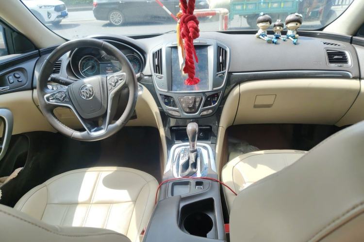 Used Buick Regal 2015 2.0L Elite Fashion Edition Center Console