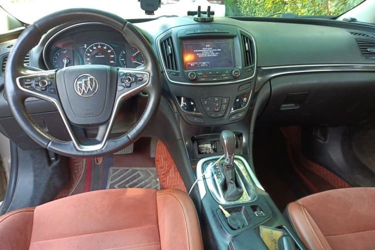 Used Buick Regal 2015 1.6T Elite Tech Model Center Console