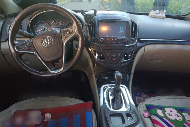 Used Buick Regal 2015 2.0L Elite Fashion Edition Center Console
