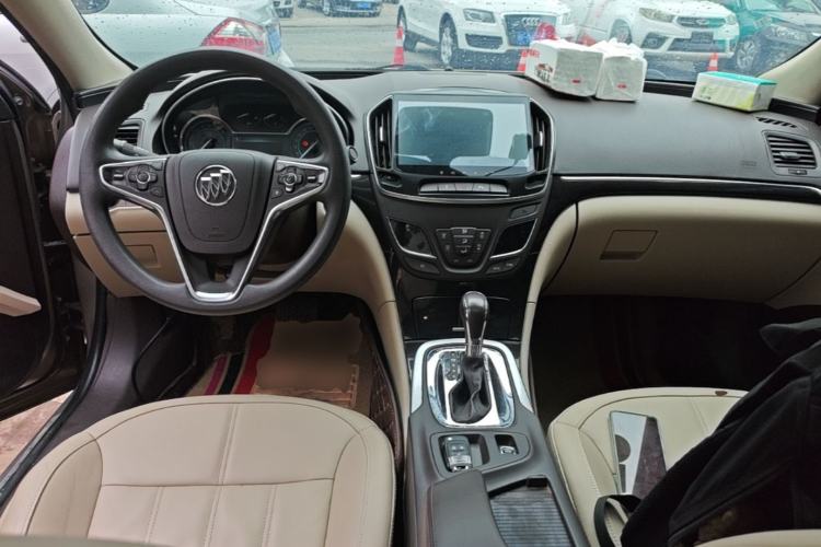Used Buick Regal 2015 2.0L Elite Fashion Edition Center Console