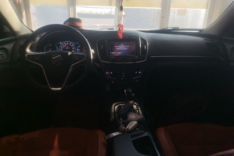 Used Buick Regal 2015 1.6T Elite Tech Model Center Console