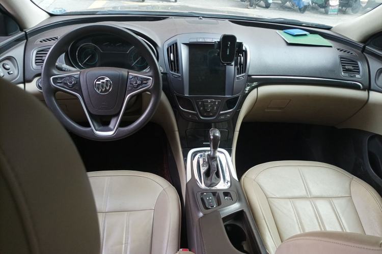Used Buick Regal 2015 2.0L Elite Fashion Edition Center Console