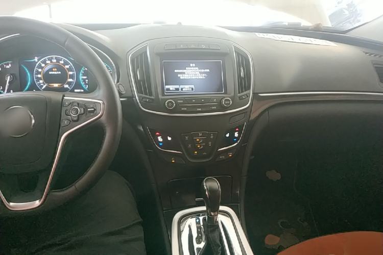 Used Buick Regal 2015 1.6T Elite Tech Model Center Console