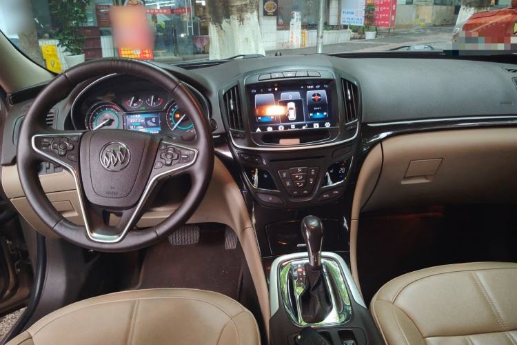 Used Buick Regal 2015 2.0L Elite Fashion Edition Center Console