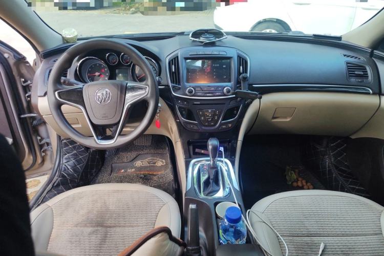 Used Buick Regal 2015 2.0L Leading Fashion Edition Center Console