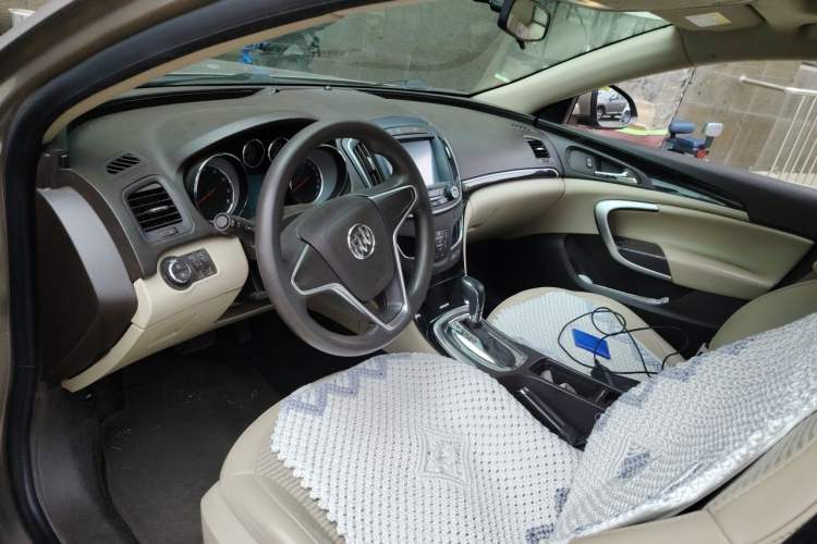 Used Buick Regal 2015 2.0L Leading Fashion Edition Driver Seat