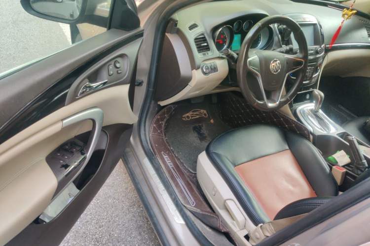 Used Buick Regal 2015 2.0L Leading Fashion Edition Driver Seat