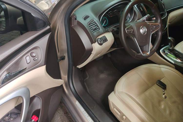 Used Buick Regal 2015 2.0L Elite Fashion Edition Driver Seat