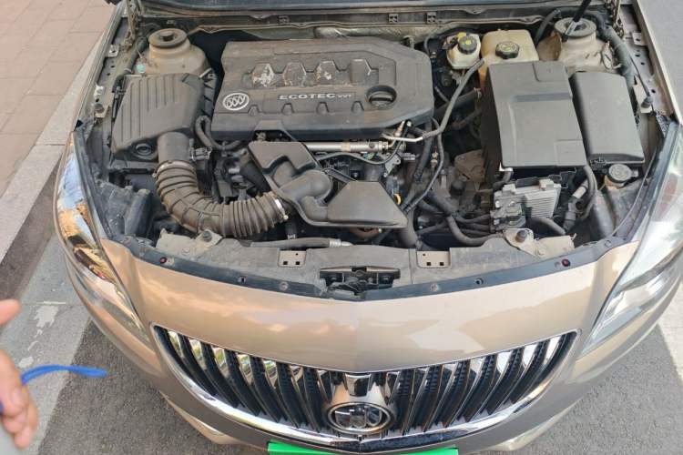 Used Buick Regal 2015 2.0L Leading Fashion Edition Engine Bay
