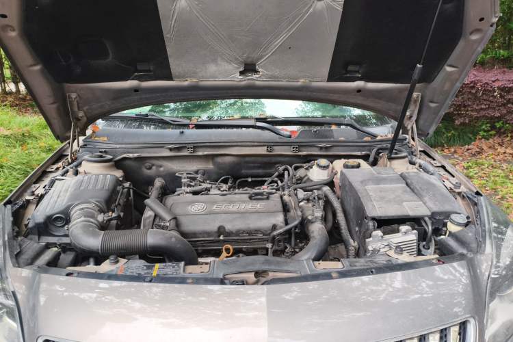 Used Buick Regal 2015 1.6T Leading Technology Model Engine Bay