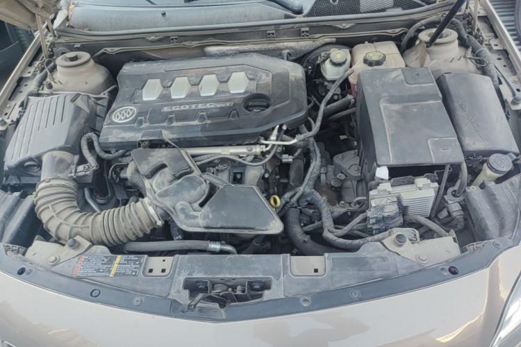 Used Buick Regal 2015 2.0L Elite Fashion Edition Engine Bay