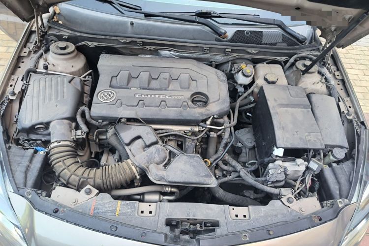 Used Buick Regal 2015 2.0L Leading Fashion Edition Engine Bay