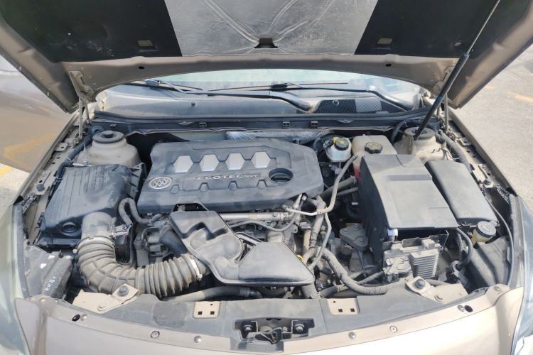 Used Buick Regal 2015 2.0L Elite Fashion Edition Engine Bay