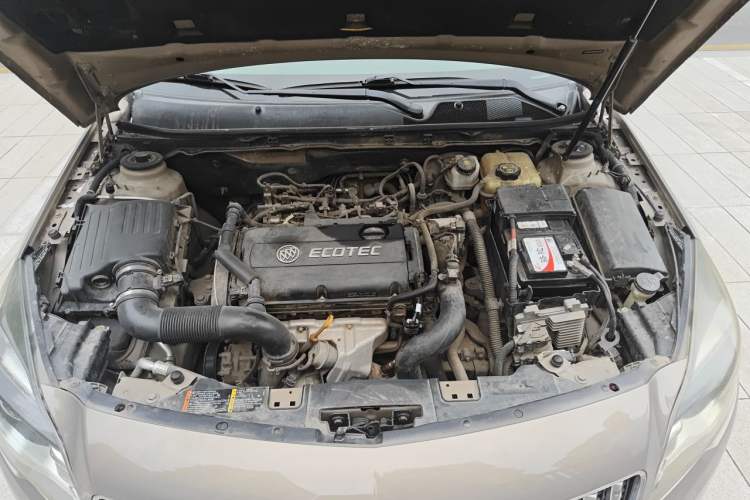 Used Buick Regal 2015 1.6T Elite Tech Model Engine Bay