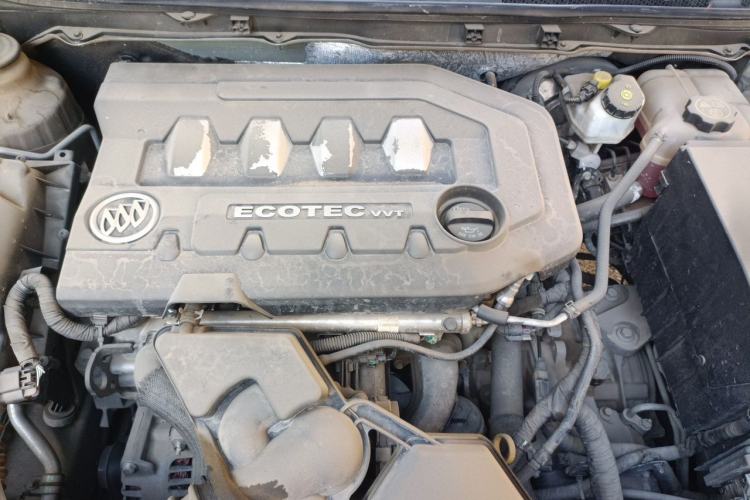 Used Buick Regal 2015 2.0L Elite Fashion Edition Engine Bay