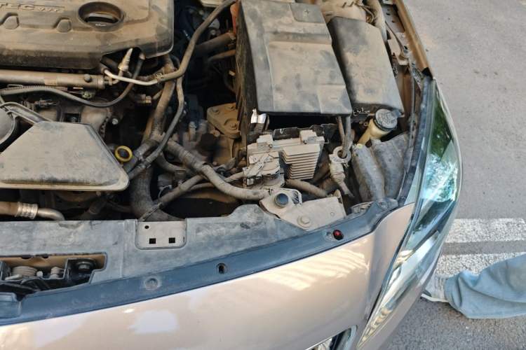 Used Buick Regal 2015 2.0L Leading Fashion Edition Engine Bay Left