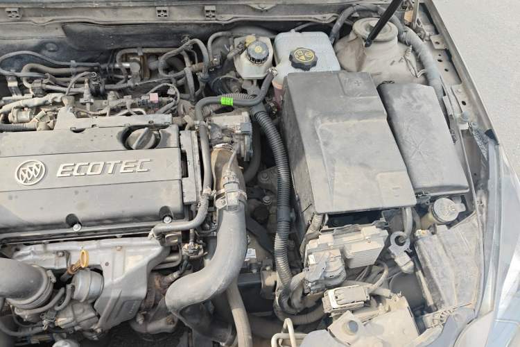 Used Buick Regal 2015 1.6T Elite Tech Model Engine Bay Left