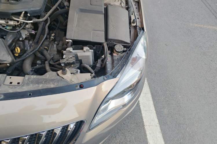 Used Buick Regal 2015 2.0L Leading Fashion Edition Engine Bay Left