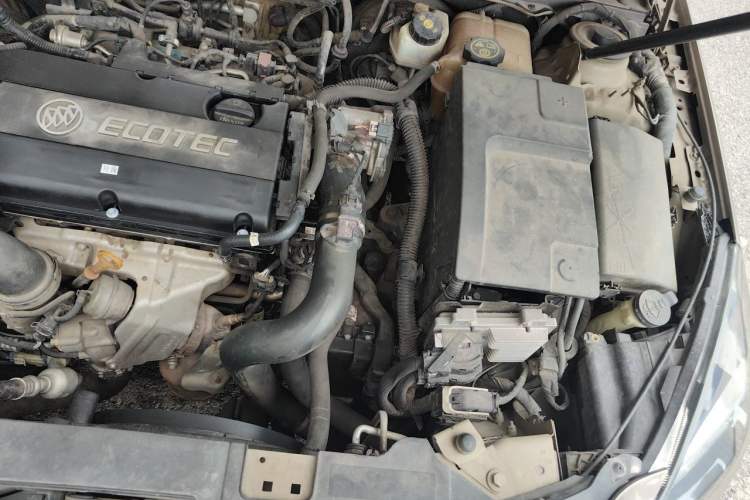 Used Buick Regal 2015 1.6T Fashion Tech Model Engine Bay Left