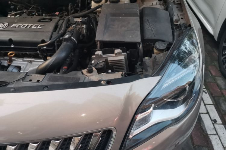 Used Buick Regal 2015 1.6T Fashion Tech Model Engine Bay Left