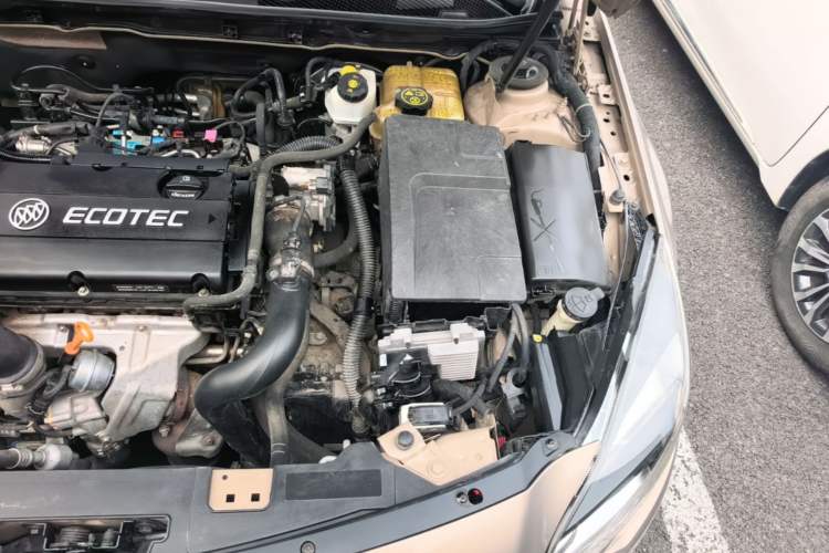 Used Buick Regal 2015 1.6T Elite Tech Model Engine Bay Left