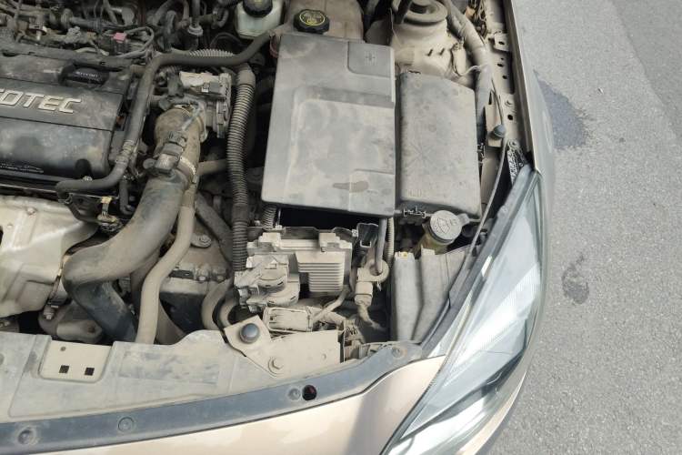 Used Buick Regal 2015 1.6T Elite Tech Model Engine Bay Left