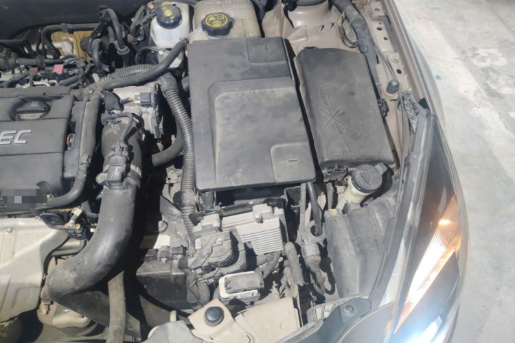 Used Buick Regal 2015 1.6T Elite Tech Model Engine Bay Left