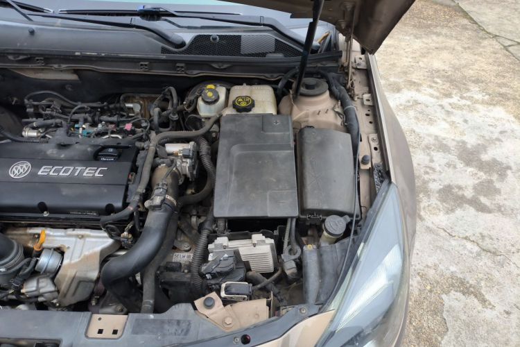 Used Buick Regal 2015 1.6T Elite Tech Model Engine Bay Left