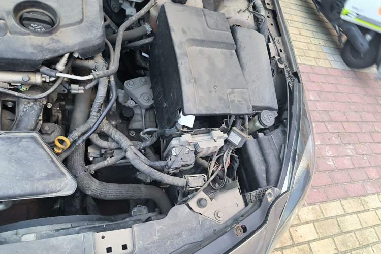 Used Buick Regal 2015 2.0L Leading Fashion Edition Engine Bay Left