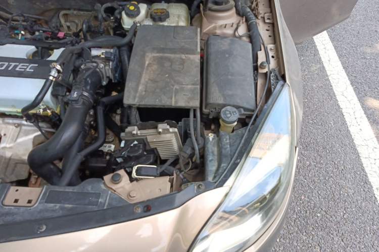 Used Buick Regal 2015 1.6T Elite Tech Model Engine Bay Left