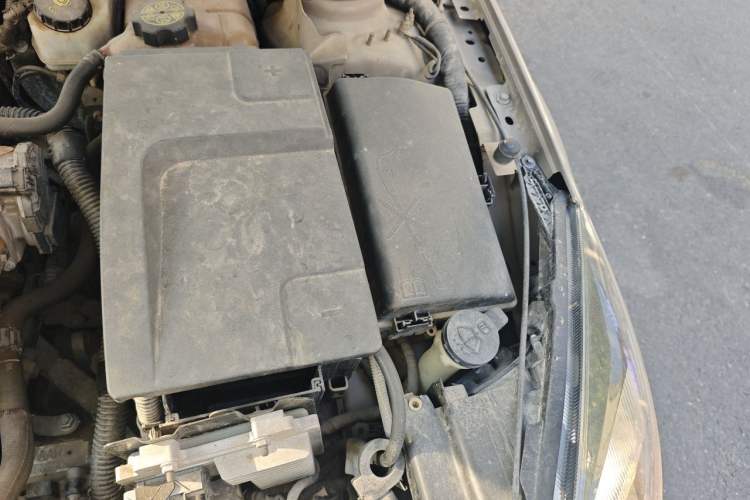 Used Buick Regal 2015 1.6T Leading Technology Model Engine Bay Left