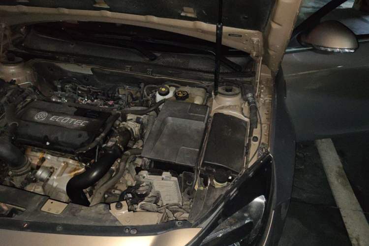 Used Buick Regal 2015 1.6T Elite Tech Model Engine Bay Left