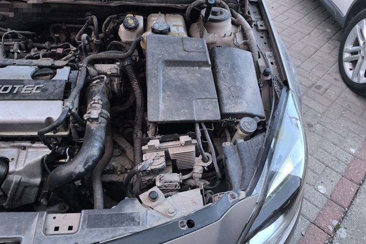Used Buick Regal 2015 1.6T Elite Tech Model Engine Bay Left