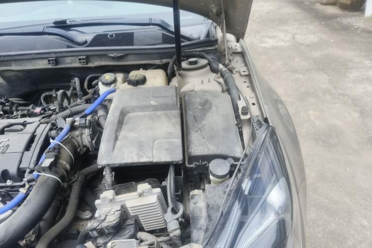 Used Buick Regal 2015 1.6T Leading Technology Model Engine Bay Left
