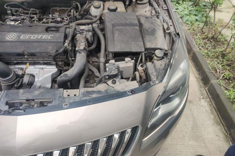 Used Buick Regal 2015 1.6T Elite Tech Model Engine Bay Left