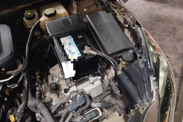 Used Buick Regal 2015 2.0L Elite Fashion Edition Engine Bay Left